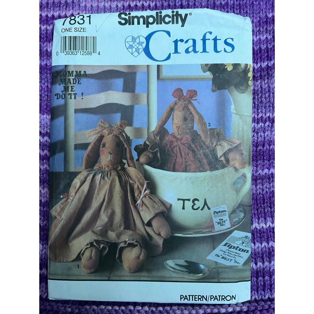 Simplicity 7831 Sewing pattern country bunny dresses pinafore 1980s